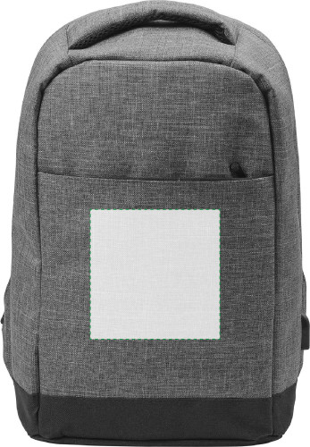 Sur la poche face avant