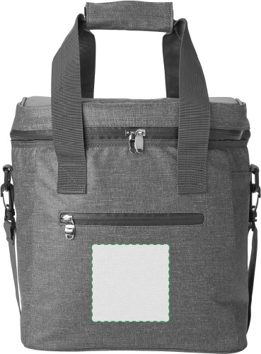 Sur la poche face avant