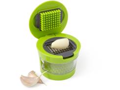 Coupe-ail en acier inoxydable et plastique.