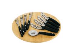 Planche à pizza avec couteaux